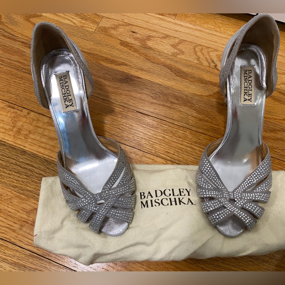 Badgley Mischka heels size 7.5 silver